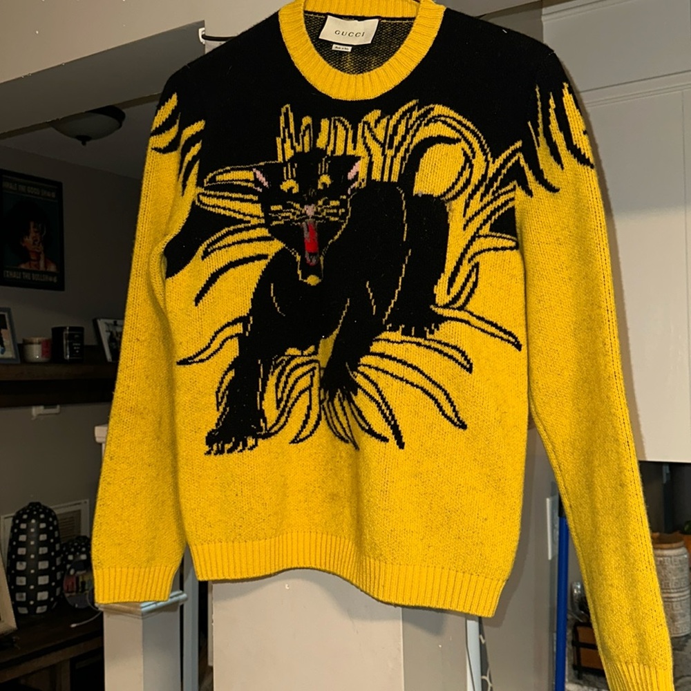 Gucci Men's Black and Yellow Panther Crewneck Sweater